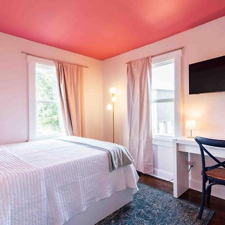Blush And Bashful Germantown Two Bedroom Apartment Louisville Eksteriør billede