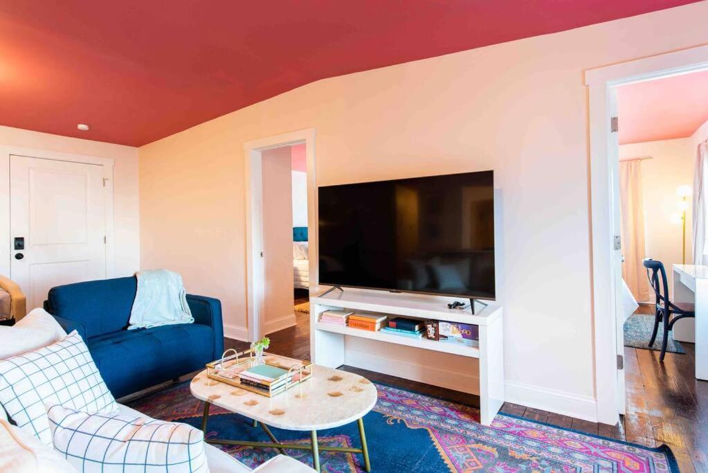 Blush And Bashful Germantown Two Bedroom Apartment Louisville Eksteriør billede